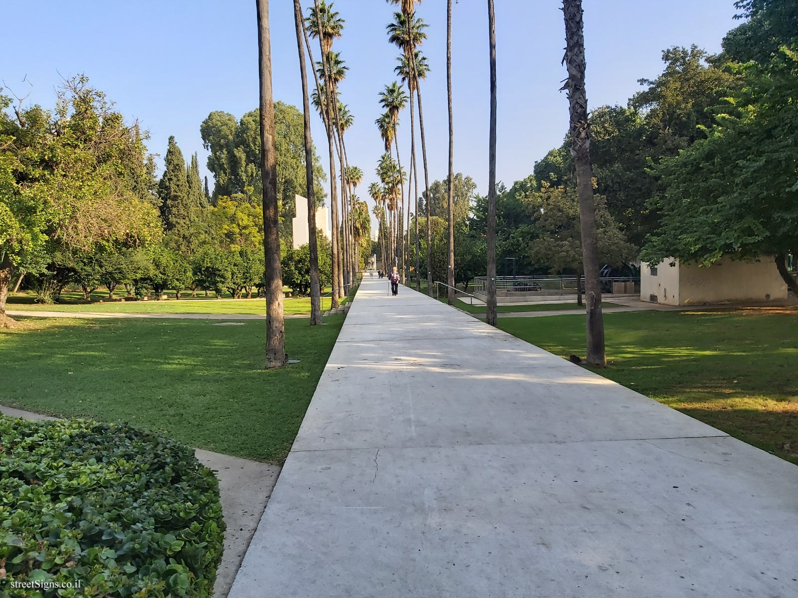 The White Road - The Founders’ Garden - HaNassi St 44, Hadera, Israel