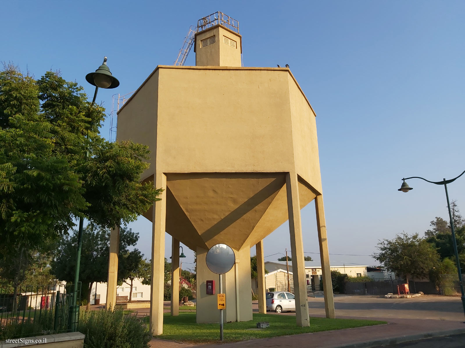 Sde Warburg - Silo - Derech HaHadarim 22, Sde Warburg, Israel