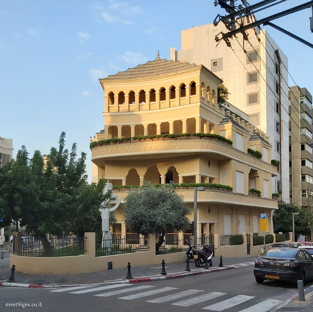 Tel Aviv -  The pagoda house - Nachmani St 12, Tel Aviv-Yafo, Israel