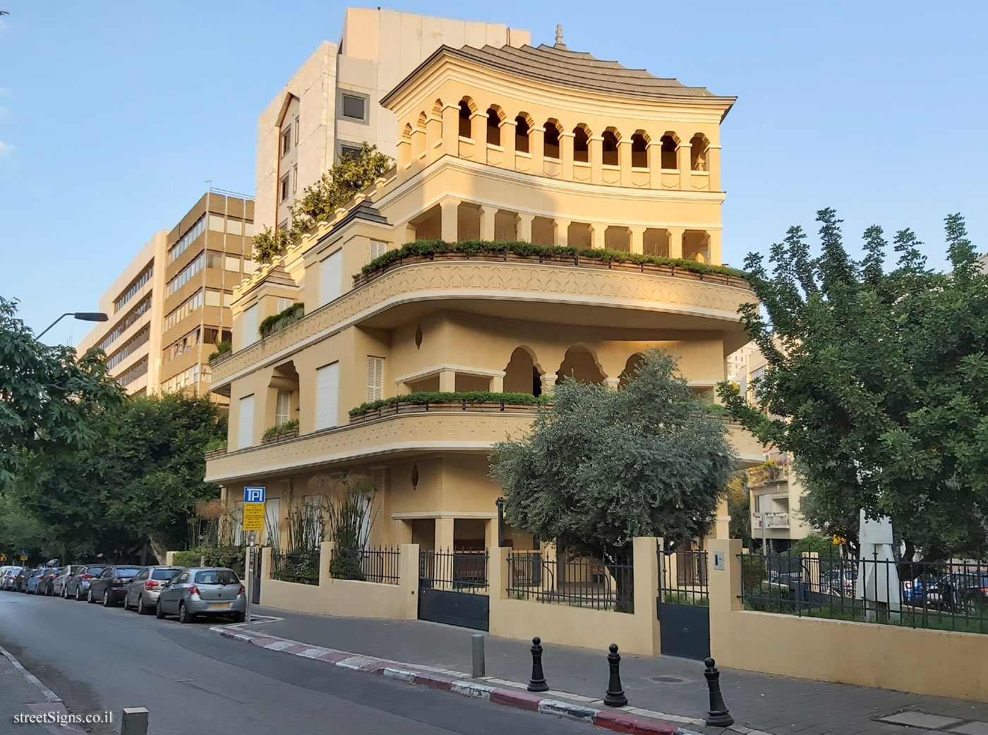 Tel Aviv -  The pagoda house - Nachmani St 12, Tel Aviv-Yafo, Israel