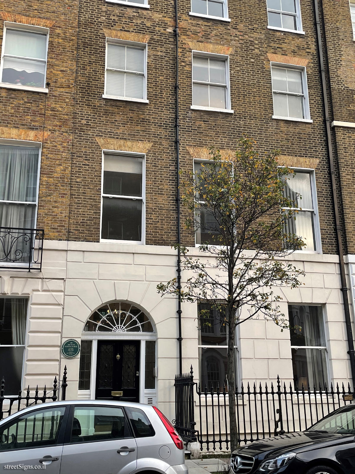 London - Commemorative plaque where Arthur Conan Doyle lived and wrote - 24 Upper Wimpole St, Marylebone, London W1G 6NE, UK