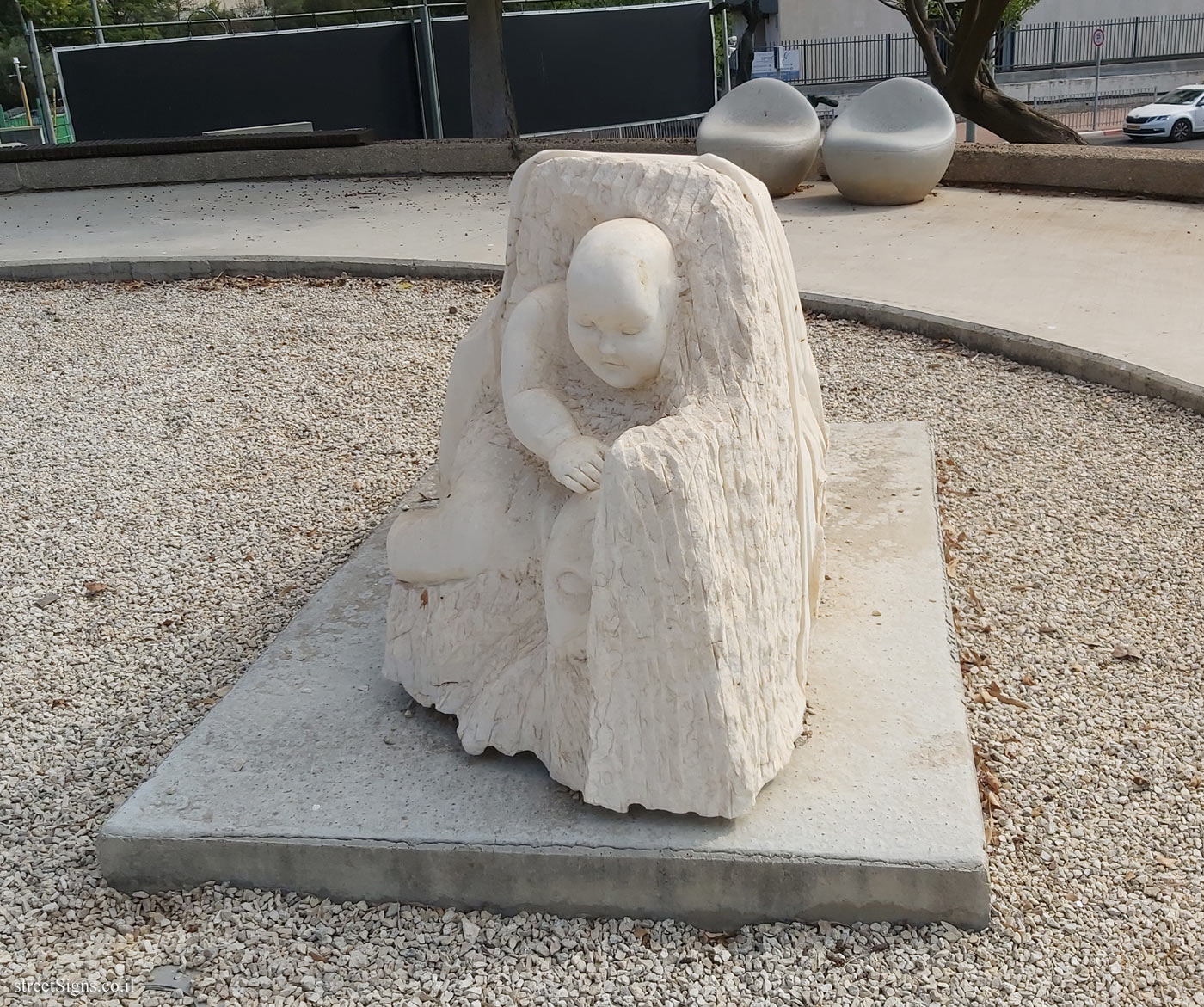 "Pieta 2020" Avi Sperber outdoor sculpture - The Topor sculpture garden at Sheba Hospital in Tel Hashomer