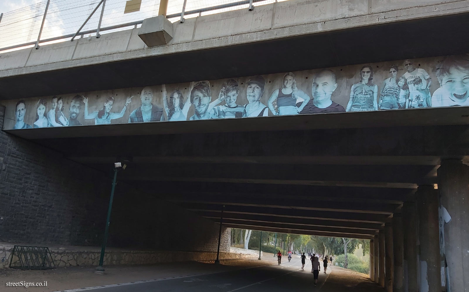 Tel Aviv - Hayarkon Park - Photo exhibition - "People of the Park" - Ayalon Highways  and the pedestrian bridges