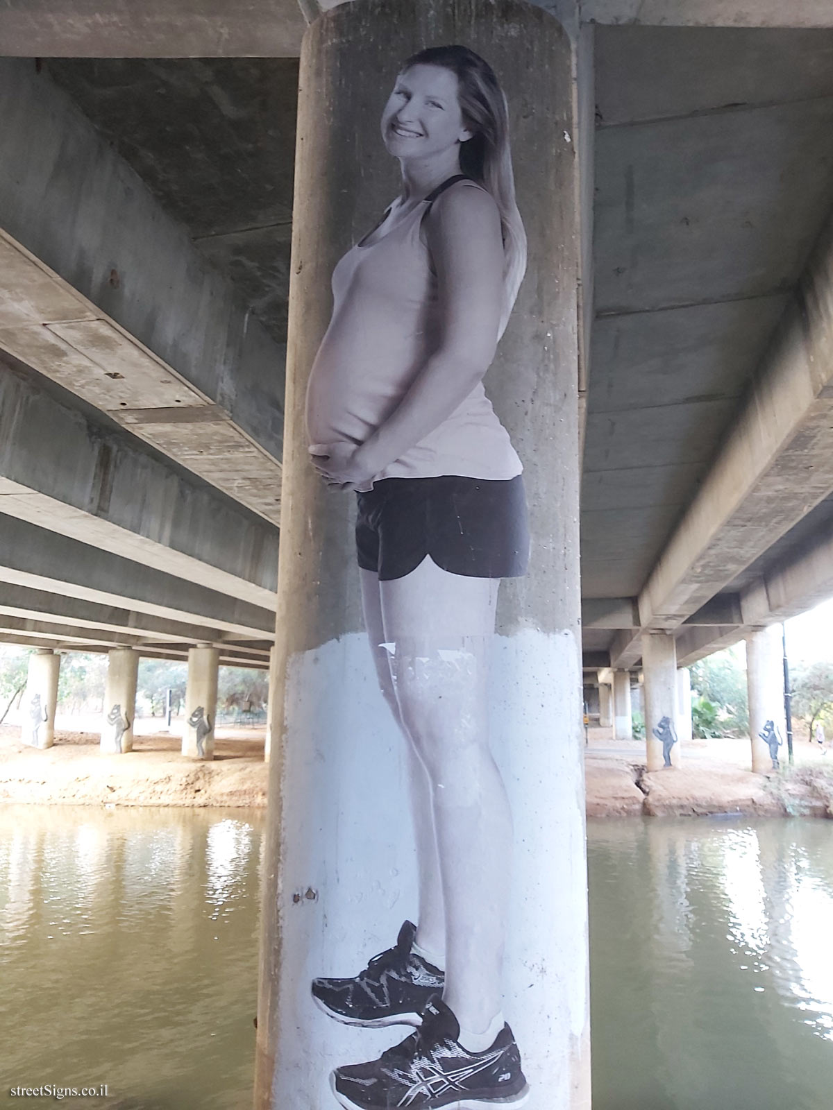 Tel Aviv - Hayarkon Park - Photo exhibition - "People of the Park" - Ayalon Highways  and the pedestrian bridges