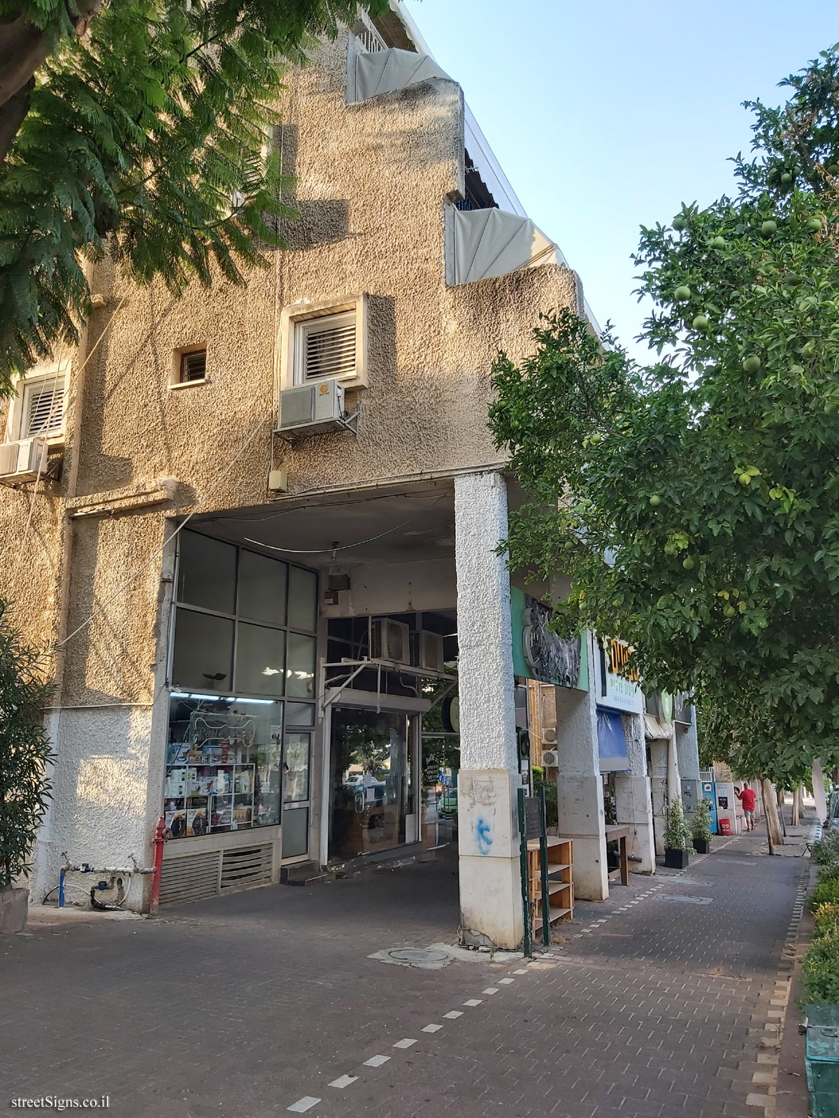 Ramat Hasharon - Commemoration of the Underground - Haganah Broadcasting Station - Ussishkin St 23, Ramat Hasharon, Israel