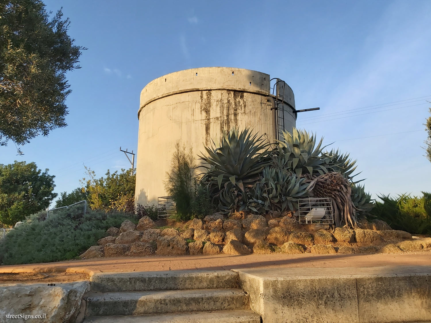 Even Yehuda - Heritage Sites in Israel - The water pool and a Dongi well - Tsabar St 5, Even Yehuda, Israel