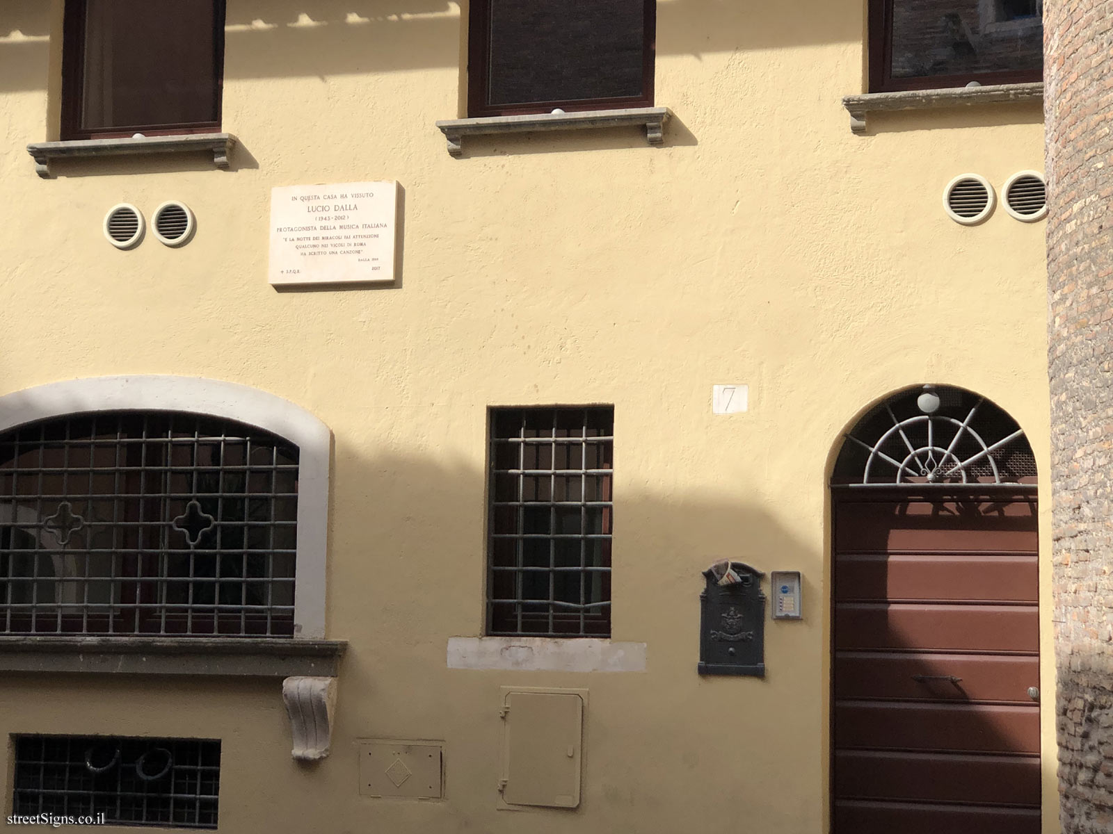 The house of Lucio Dalla - Vicolo del Buco, 7, 00153 Roma RM, Italy