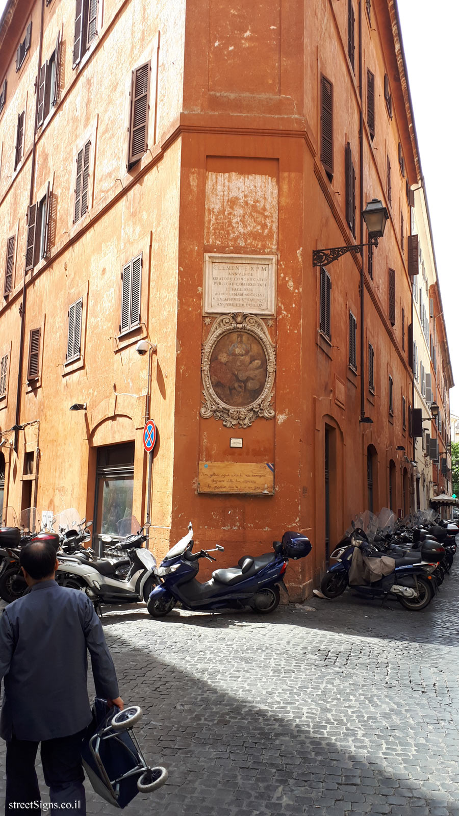 Rome - Plaque commemorating Pope Clement X - Via del Governo Vecchio, 31, 00186 Roma RM, Italy