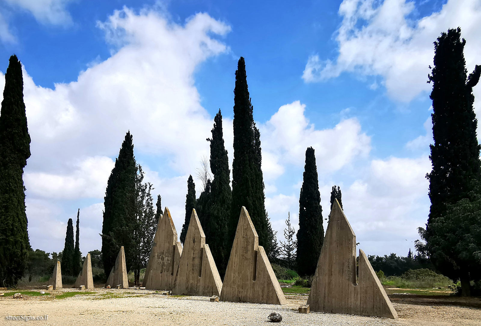 Commemoration Site for the Fallen in the Modi’in Region - Makabim Junction