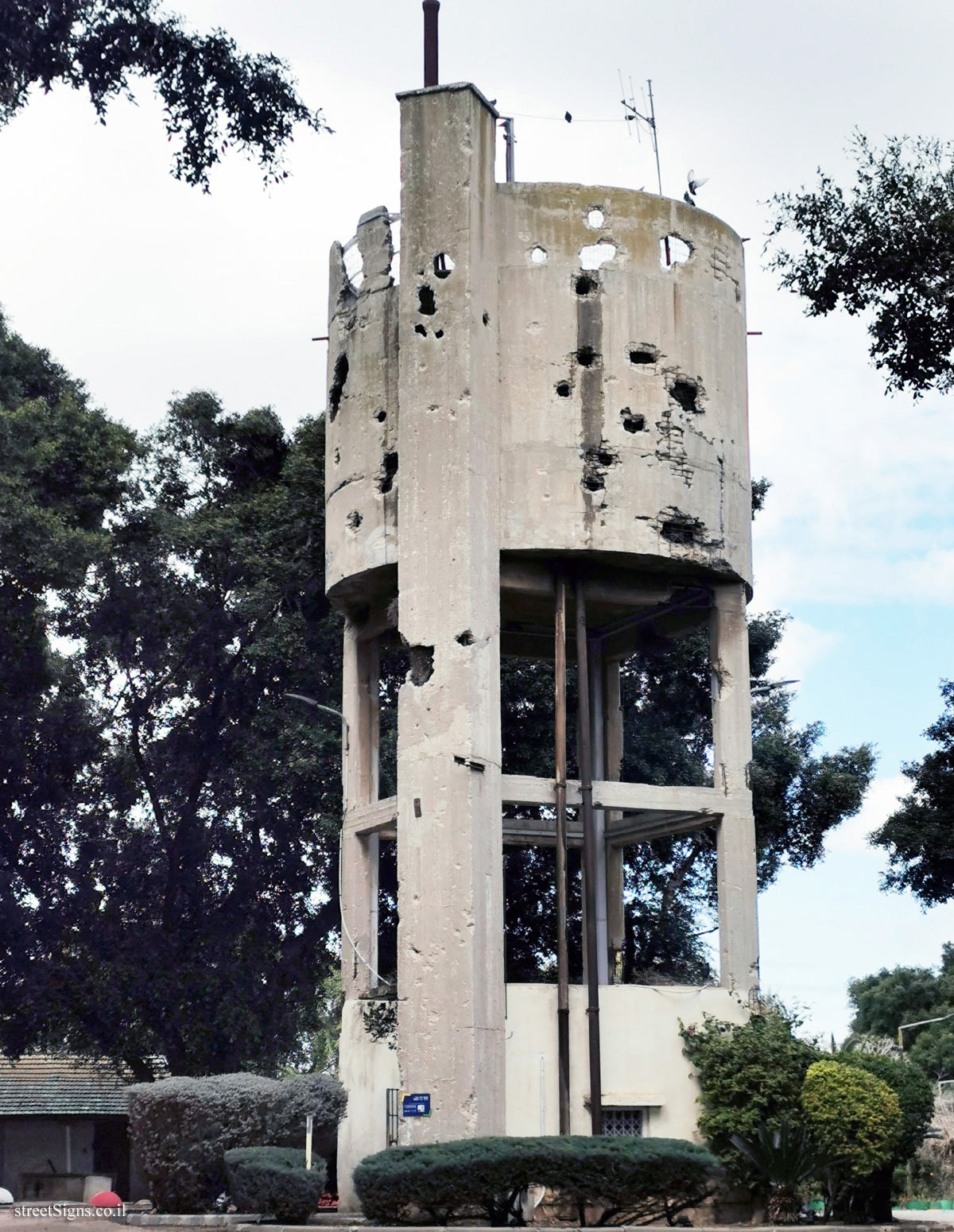 Negba - Heritage Sites in Israel - The water tower in Negba  - Negba, Israel