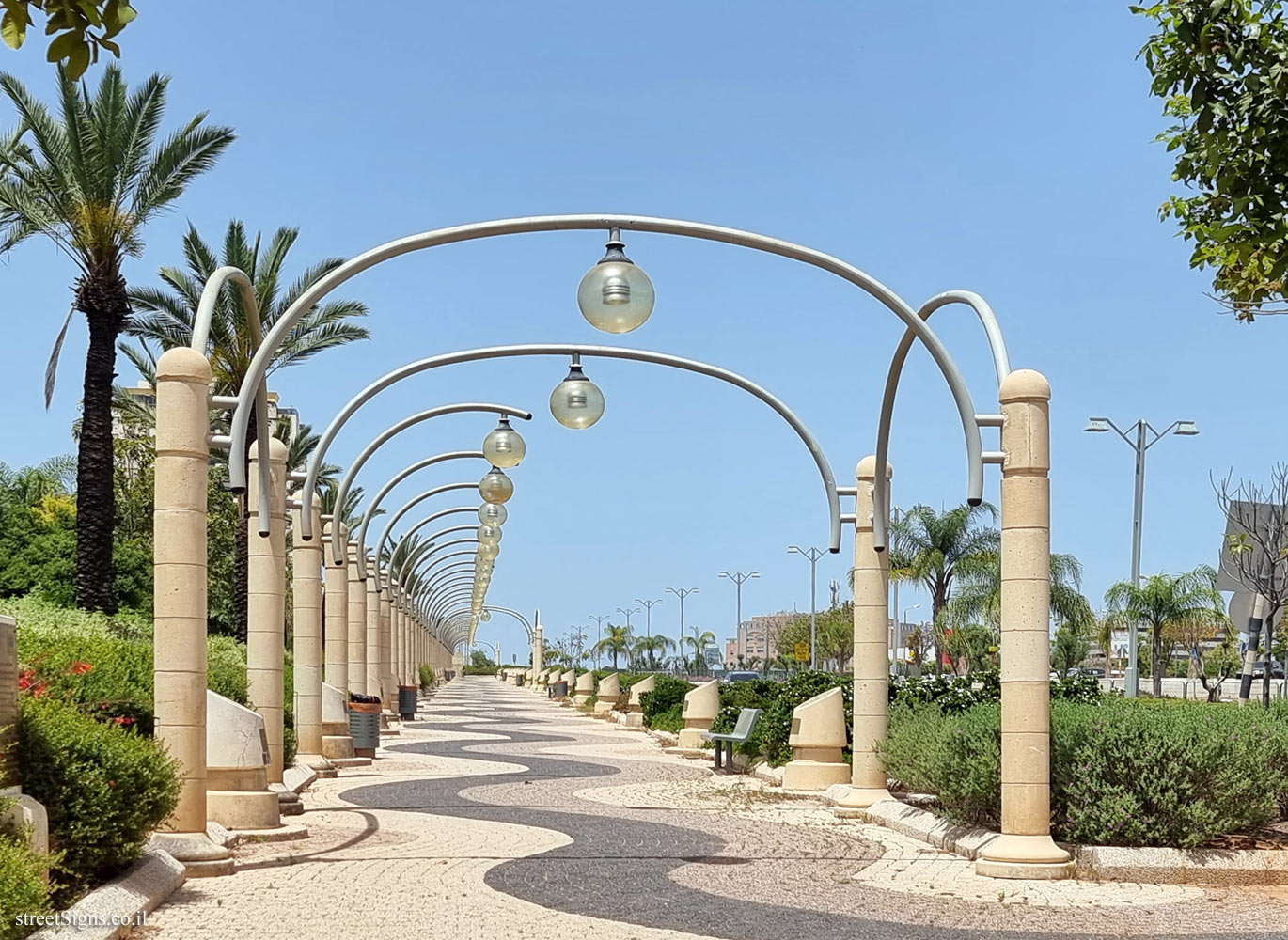 Rishon Lezion - Avenue of Nobel Laureates (3)