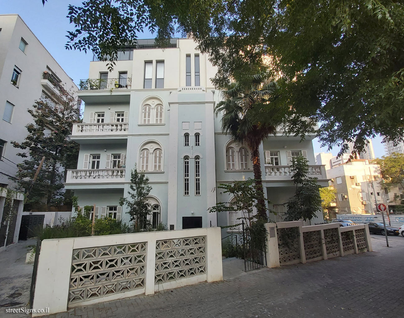 Tel Aviv - buildings for conservation - 16 Levontin - Ha’Or Lane front