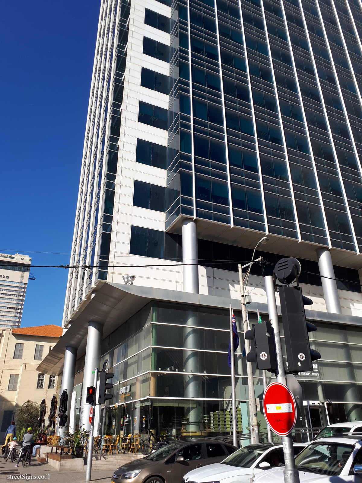 Moshe and Esther Goldberg - The houses of the founders of Tel Aviv - Bank Discount Tower, Tel Aviv-Yafo, Israel