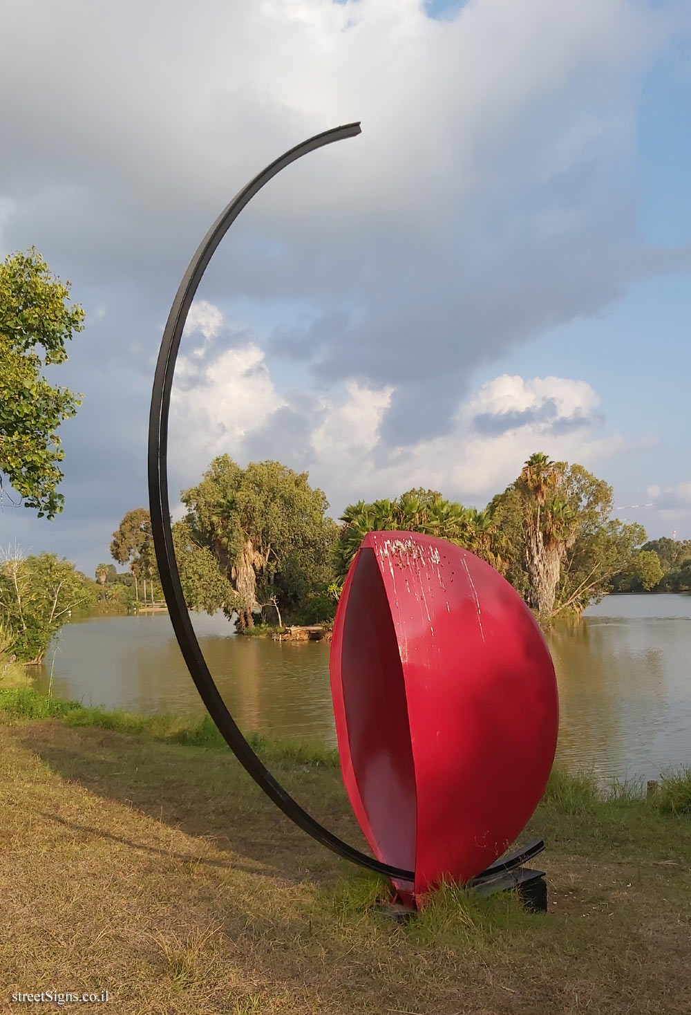 Tel Aviv - Hayarkon Park - "Untitled" - Outdoor sculpture by Gedalia Suchowolsky