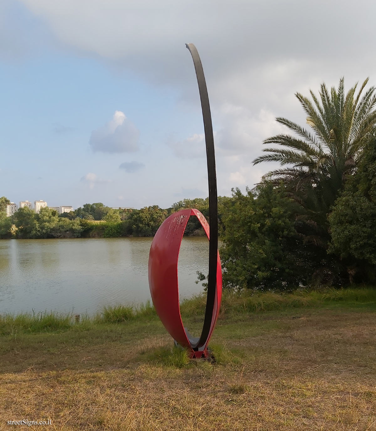 Tel Aviv - Hayarkon Park - "Untitled" - Outdoor sculpture by Gedalia Suchowolsky