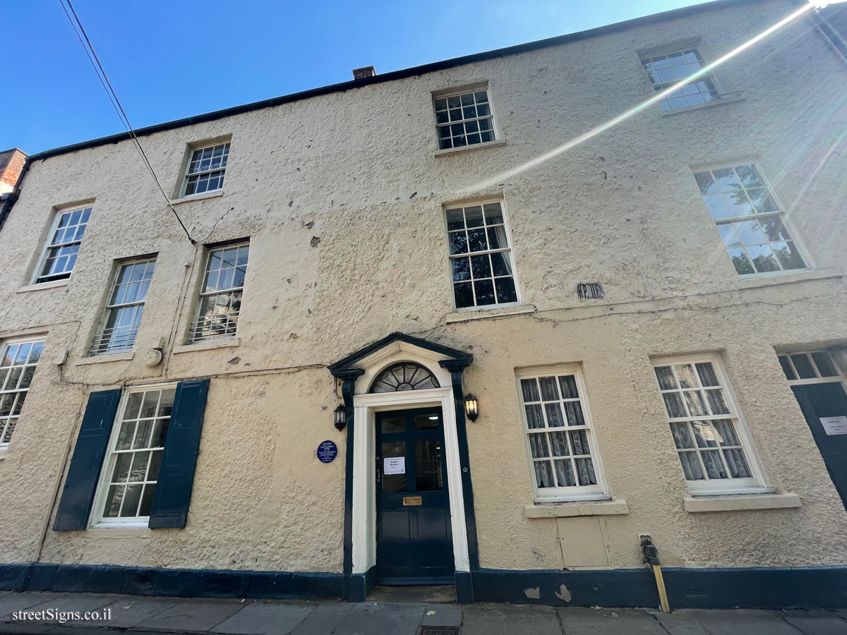 Durham - A memorial plaque where Elizabeth Bowes lived - 4 S Bailey, Durham DH1 3RJ, UK