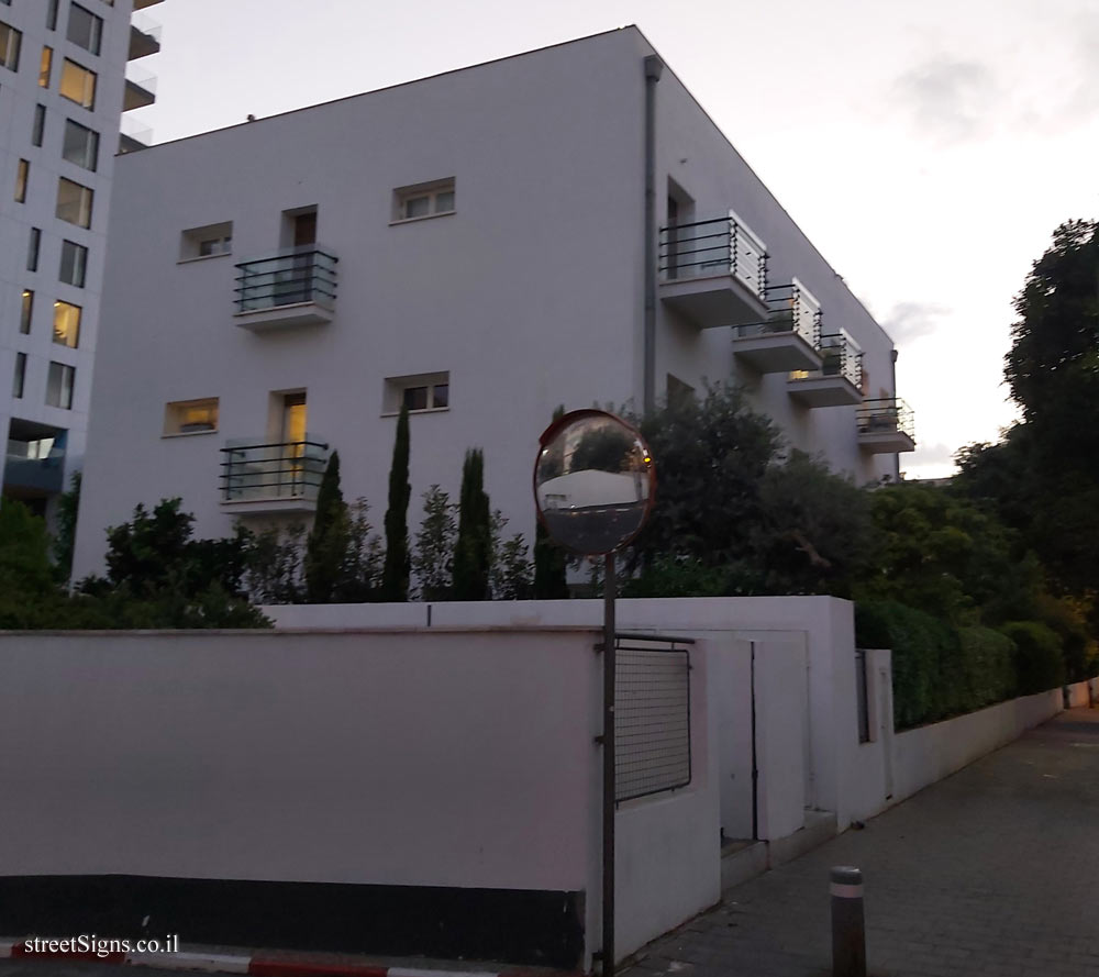 Tel Aviv - buildings for conservation - Nursing School - Zeev Jabotinsky St 62, Tel Aviv-Yafo, Israel