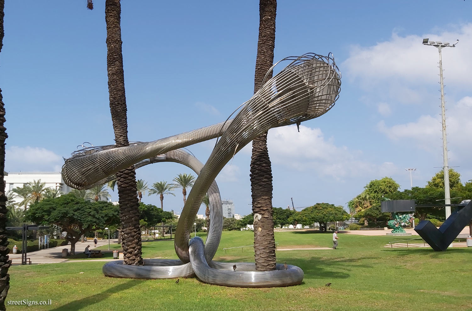 "Kesher" - outdoor sculpture by Ron Arad - Tel Aviv University-Ramat Aviv Campus, Tel Aviv, Israel