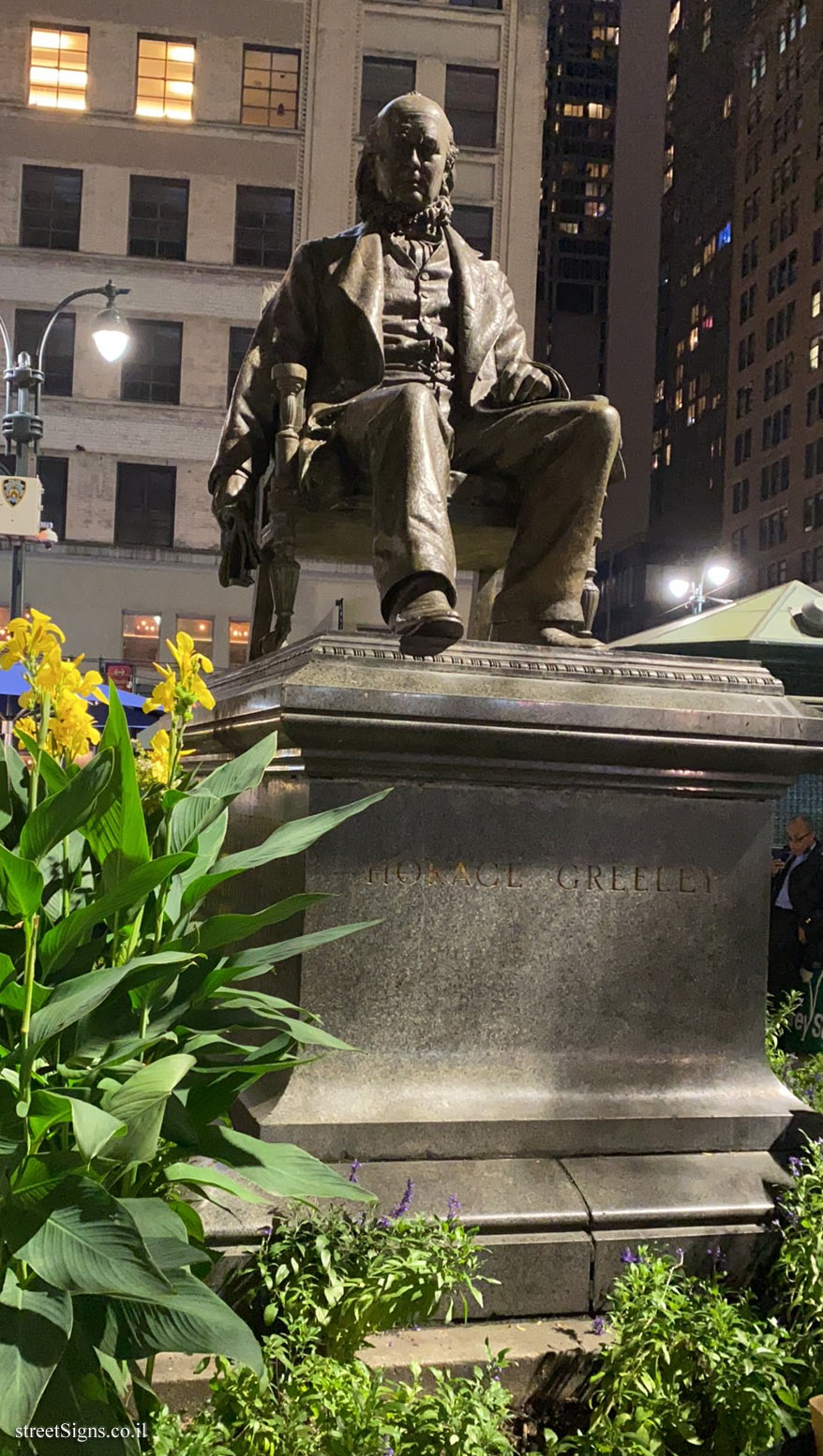 New York - Horace Greeley Memorial - 97 W 32nd St, New York, NY 10001, USA