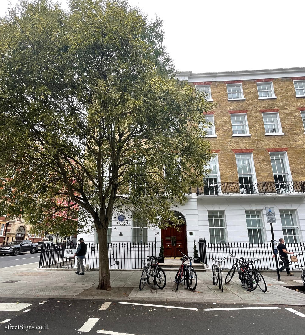 London - Memorial plaque on the home of writer and comedian George Grossmith - 28 Dorset Square, London NW1 6QG, UK