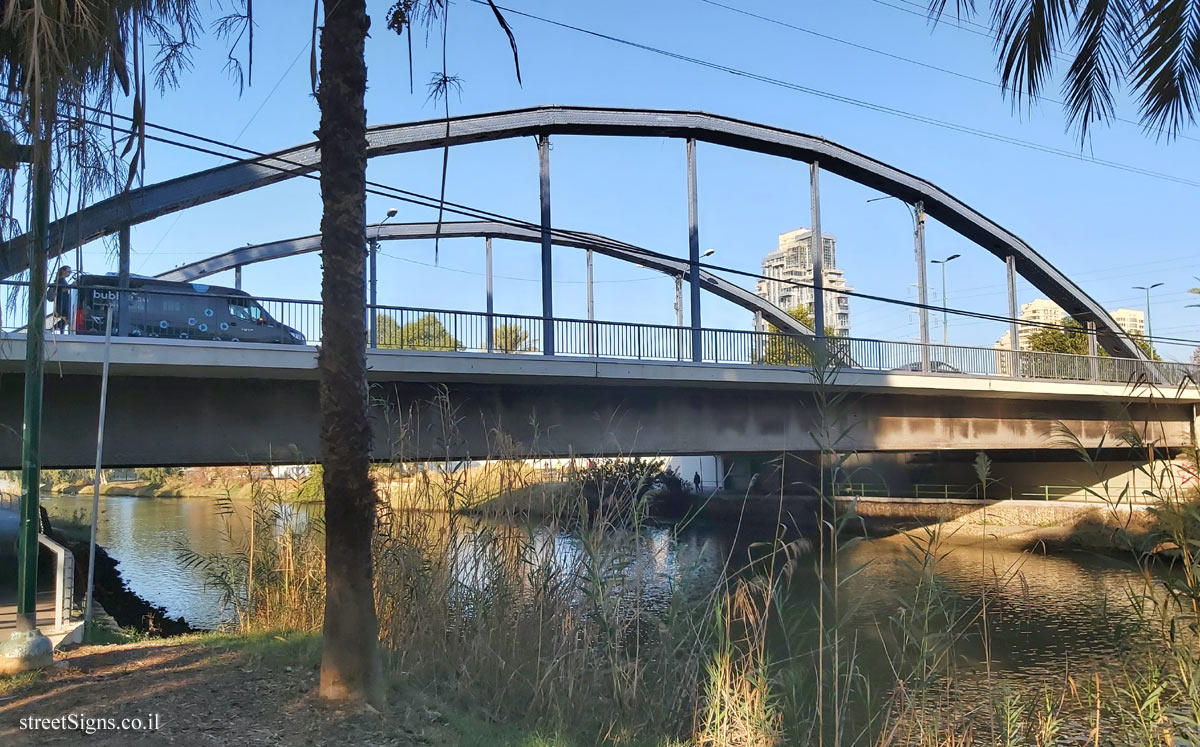 Tel Aviv - Yarkon Bridge - Mordechai Namir Rd 145, Tel Aviv-Yafo, Israel