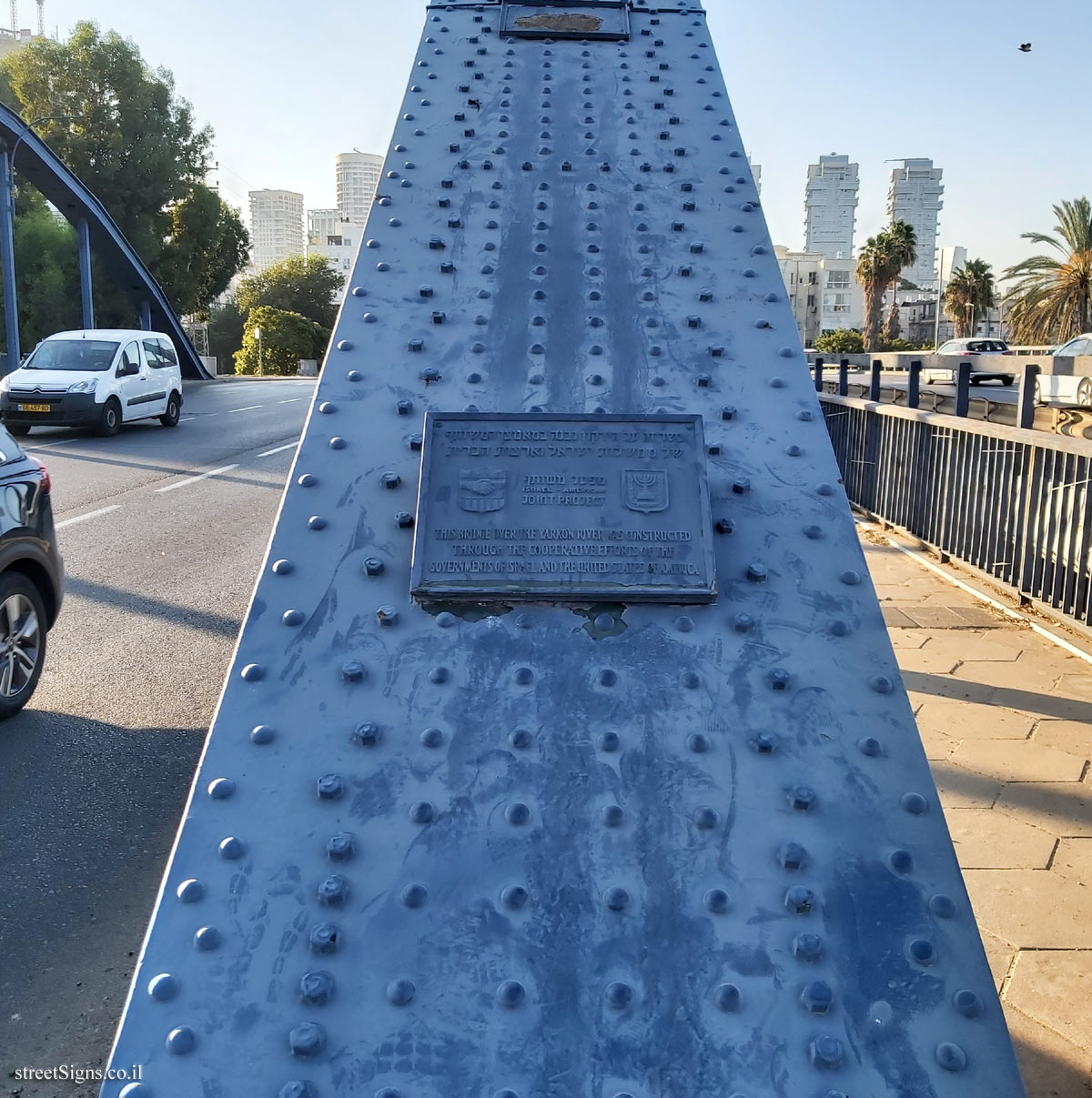 Tel Aviv - Yarkon Bridge - Mordechai Namir Rd 145, Tel Aviv-Yafo, Israel