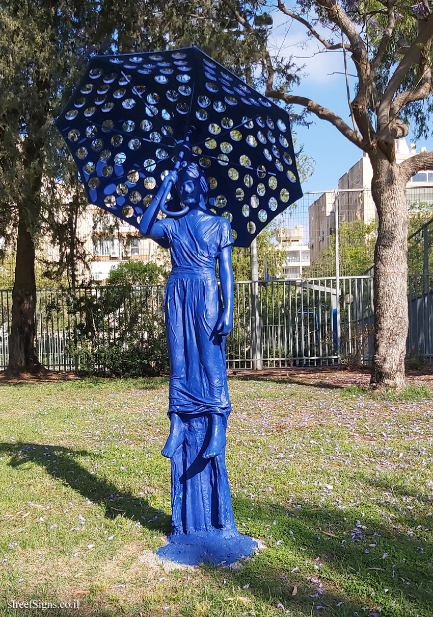 Holon - Story Garden - It’s Me - Woman with umbrella