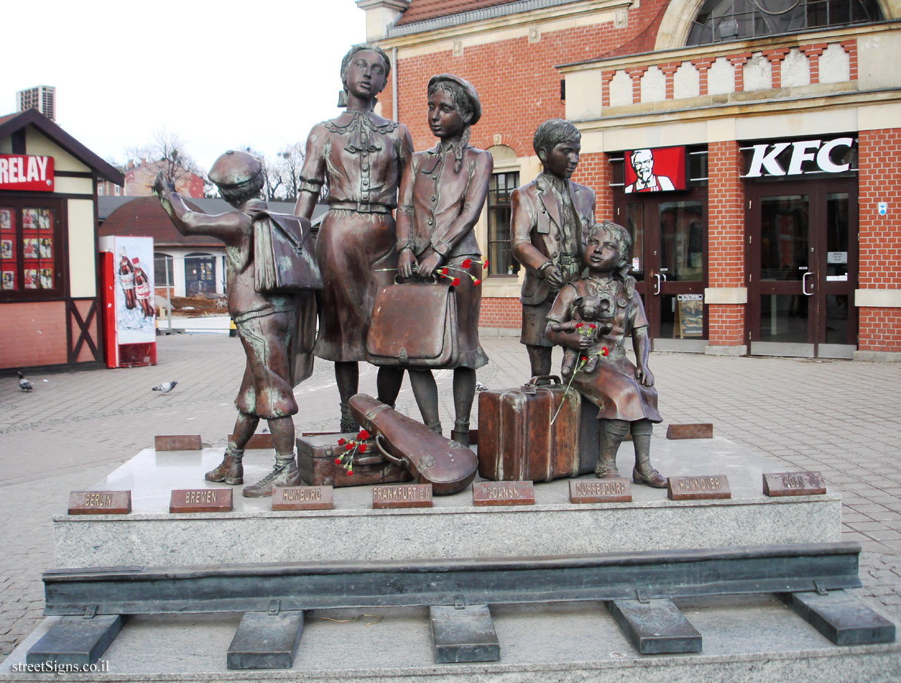 Gdansk - A monument commemorating the "Kindertransport" - Podwale Grodzkie 2c, 80-895 Gdańsk, Poland