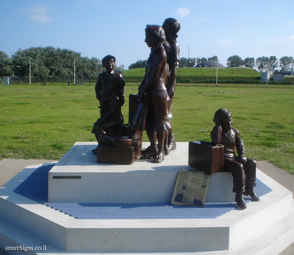 Hook of Holland - Channel Crossing to Life - A monument commemorating the "Kindertransport" - Koningin Emmaboulevard 1, 3151 HG Hoek van Holland, Netherlands