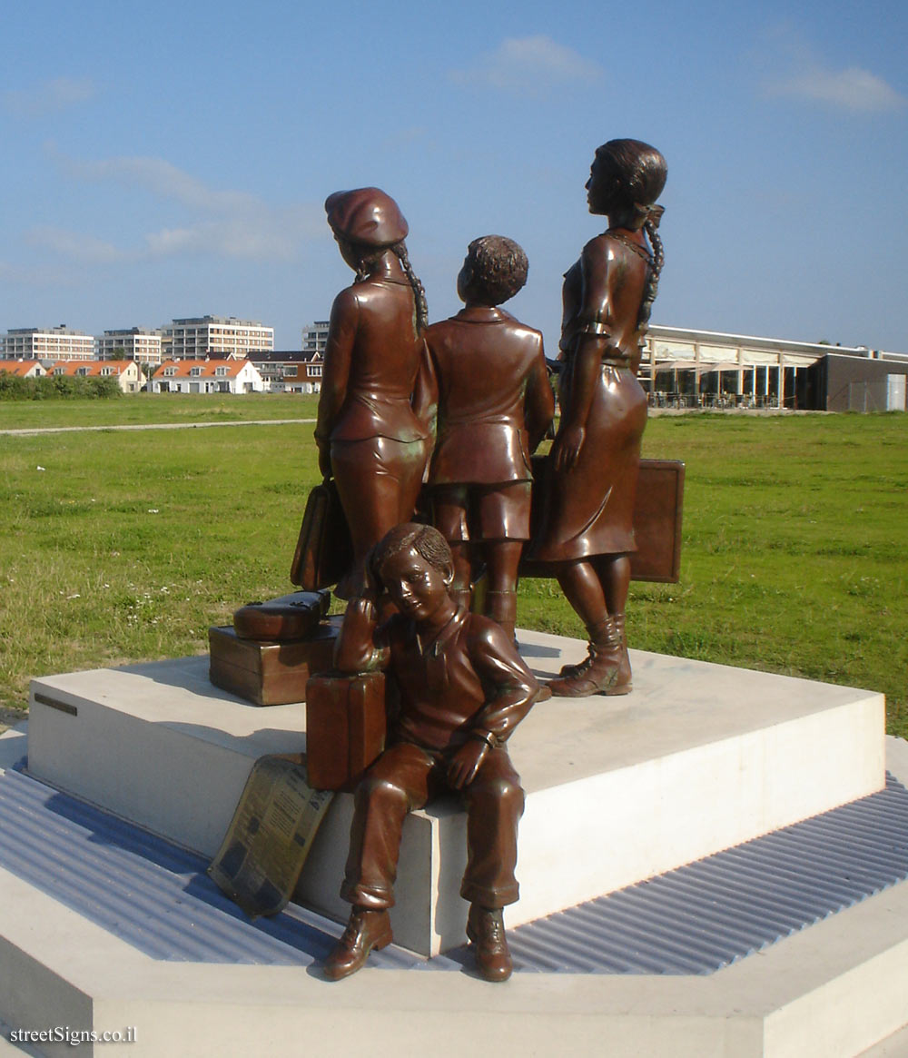 Hook of Holland - Channel Crossing to Life - A monument commemorating the "Kindertransport" - Koningin Emmaboulevard 1, 3151 HG Hoek van Holland, Netherlands
