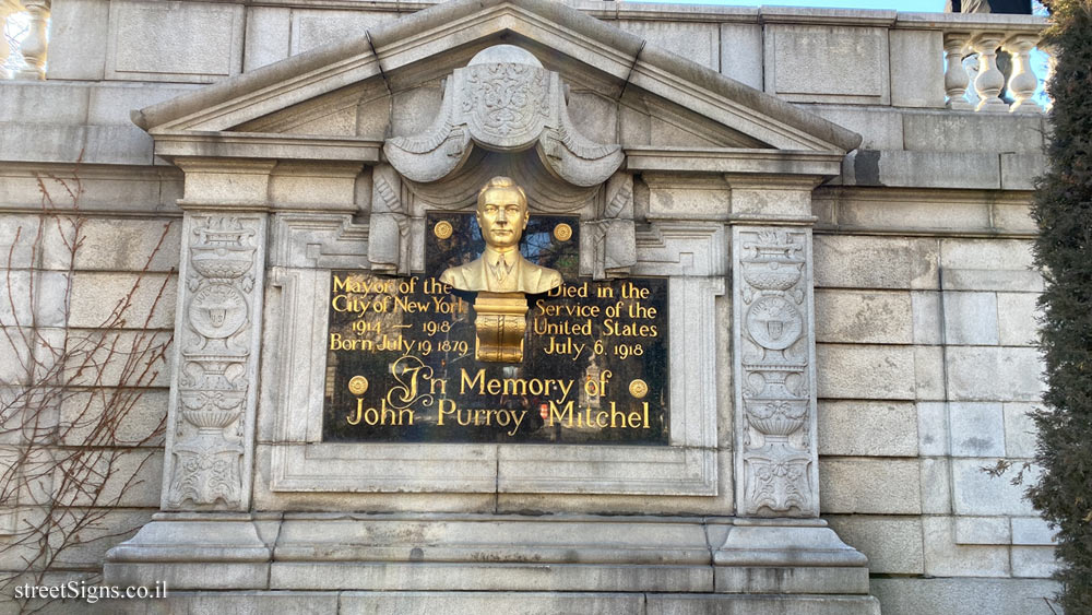 New York - A memorial to John Purroy Mitchell - 2 E 90th St, New York, NY 10128, USA