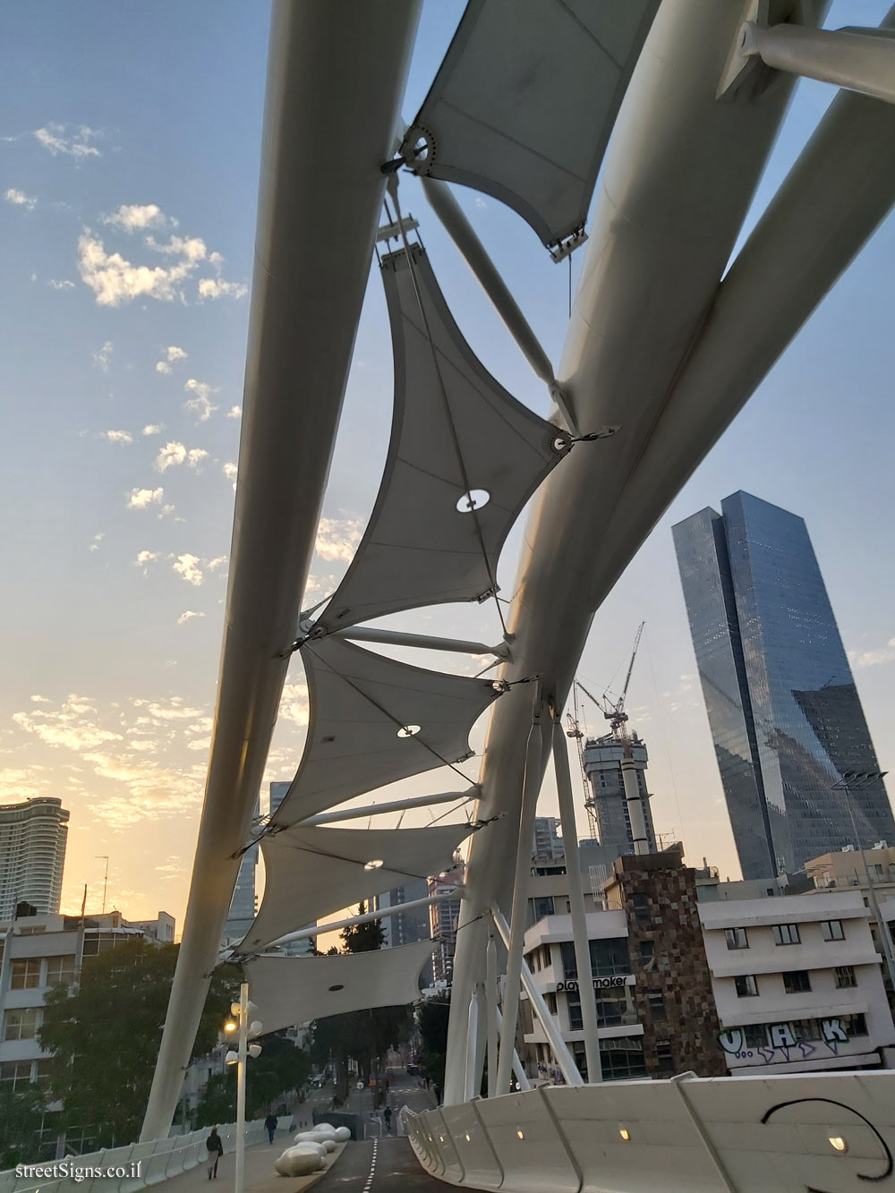 Tel Aviv - Yitzhak Navon Bridge - Yigal Alon St 96, Tel Aviv-Yafo, Israel