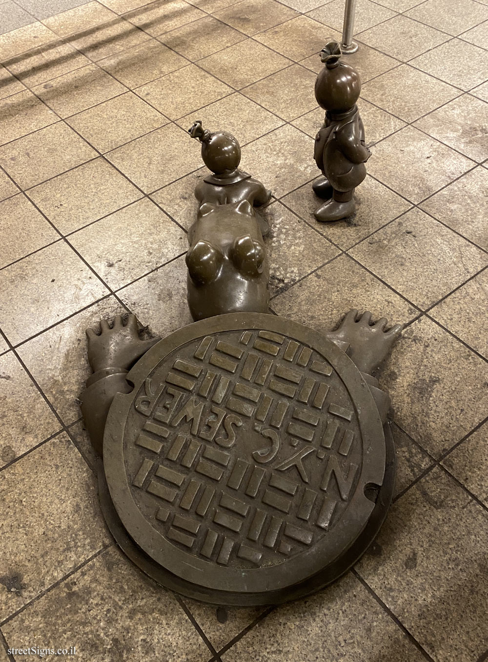 New York - Life Underground - Outdoor sculpture by Tom Otterness - 14 St / 8 Av, 300 W 14th St, New York, NY 10014, USA