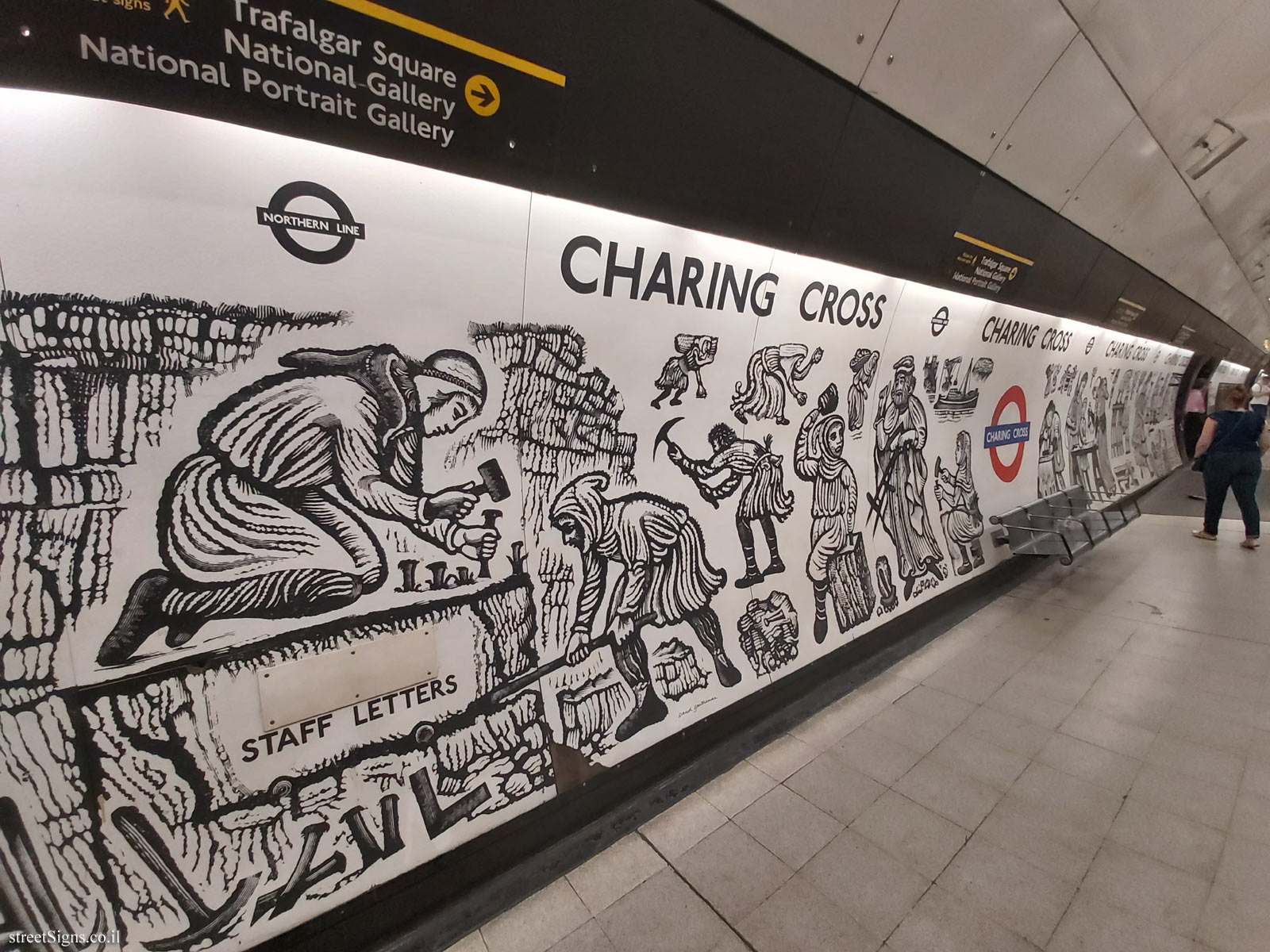 London - Charing Cross Subway Station - Interior of the station