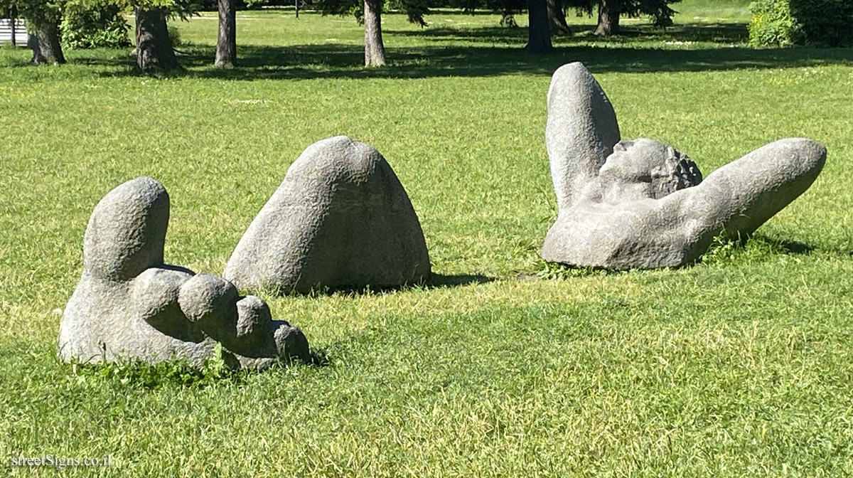 Tallinn - "A vacationer" Outdoor sculpture by Tauno Kangaroo - Toompuiestee 37, 10149 Tallinn, Estonia