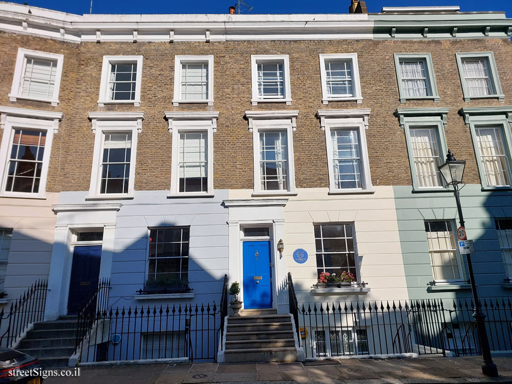 London - Memorial plaque where José Rizal, a national hero of the Philippines, lived - 37 Chalcot Cres, London NW1 8YG, UK