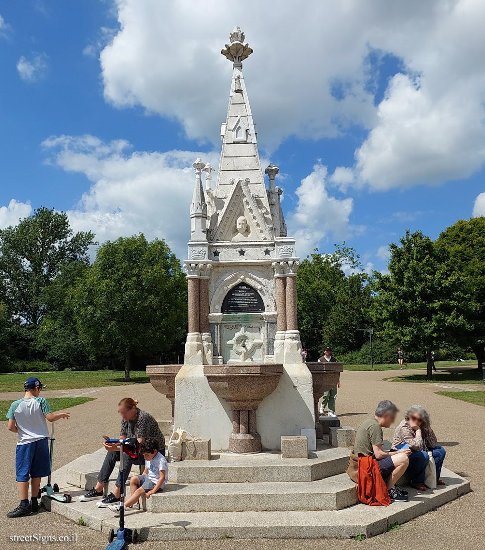 London - Regents Park - "Ready Money" drinking water fountain - The Broad Walk, London NW1 4HJ, UK