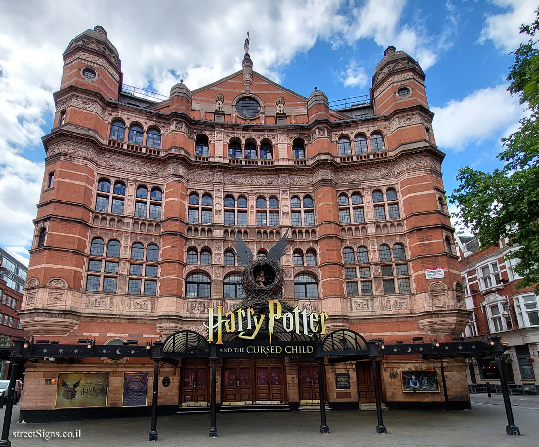 London - Commemorative plaque at the Palace Theater - 113 Shaftesbury Ave, London W1D 5AY, UK