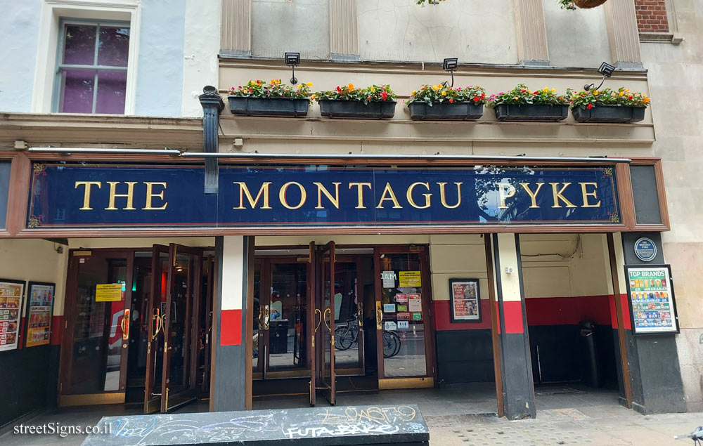 London - Commemorative plaque in Montagu Pyke - 103 Charing Cross Rd, London WC2H 0DT, UK