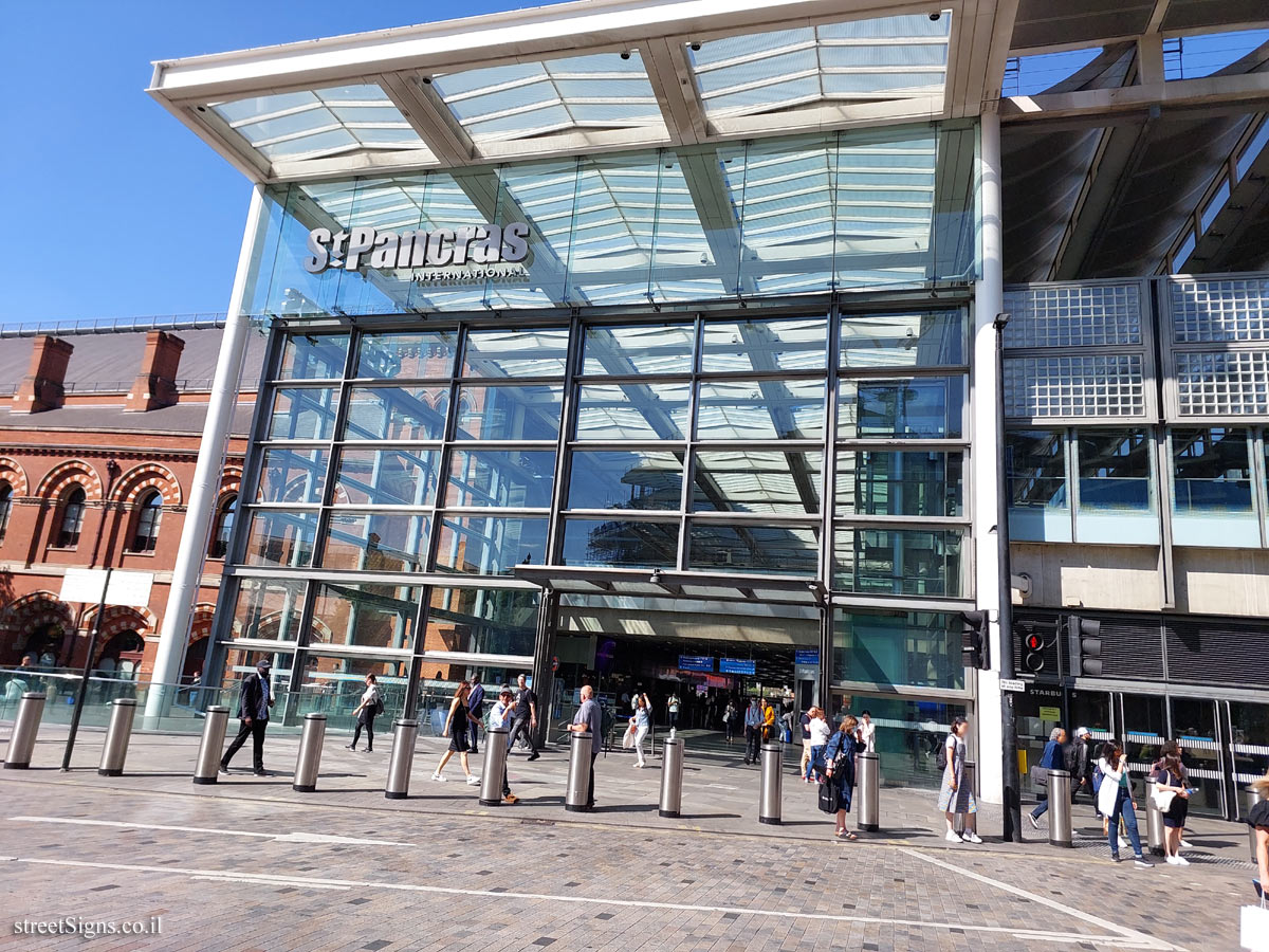 London - A sign commemorating 20 years since the opening of the Channel Tunnel - St Pancras International Station, 2SD, Euston Rd, London N1C 4AL, UK