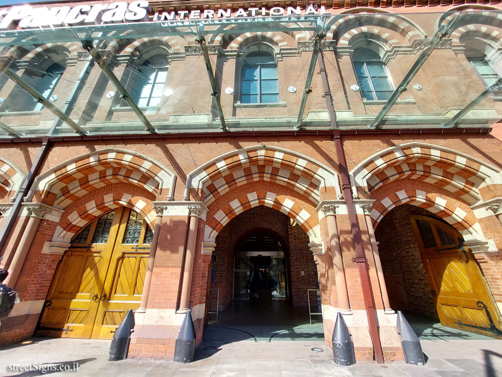 London - St Pancras Railway Station - St Pancras International Station, London N1C 4QL, UK