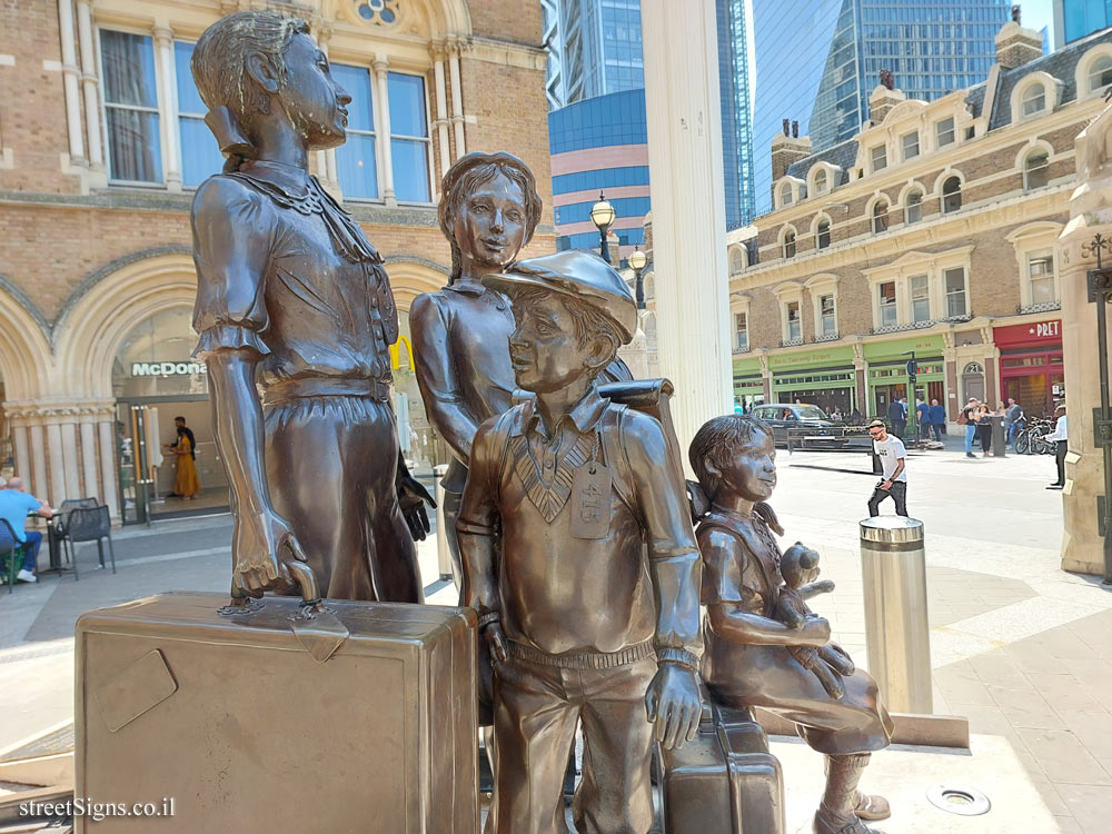 London - A monument commemorating the "Kindertransport" - 100 Liverpool St, London EC2M 2RH, UK