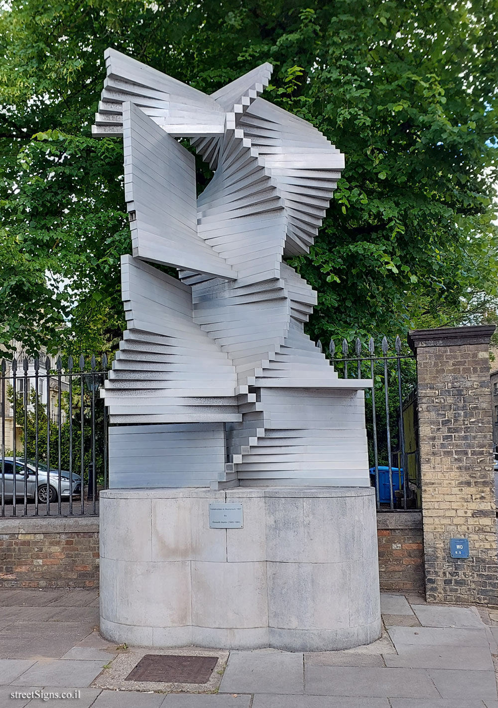 Cambridge - "Construction In Aluminium" An outdoor sculpture by Kenneth Martin - 7 Trumpington St, Cambridge CB2 1PX, UK