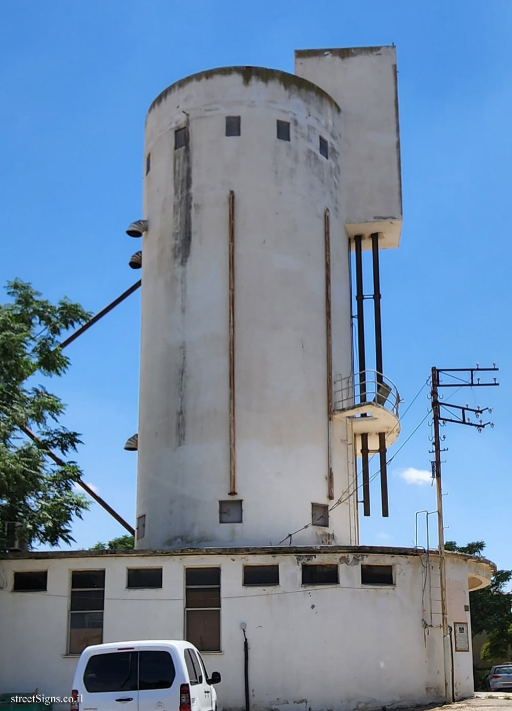 Kfar Menachem - Silo