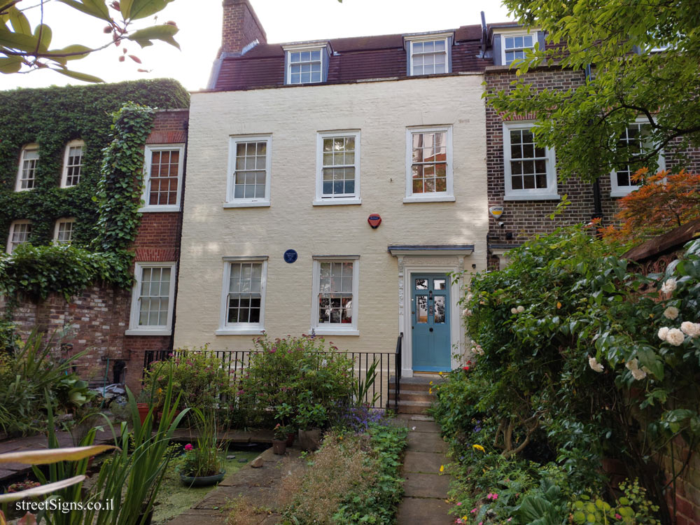 London - Hampstead - Commemorative plaque at the place where Walter Besant lived - 106 Frognal, London NW3 6XU, UK