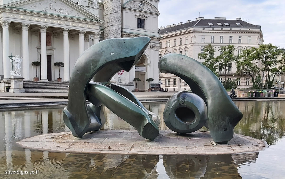 Vienna - Hill Arches 1973 - outdoor sculpture by Henry Moore - Karlsplatz 10, 1040 Wien, Austria