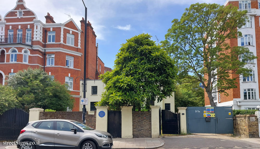 London - Commemorative plaque at the place where conductor Thomas Beecham lived - 31 Grove End Rd, London NW8 9LY, UK