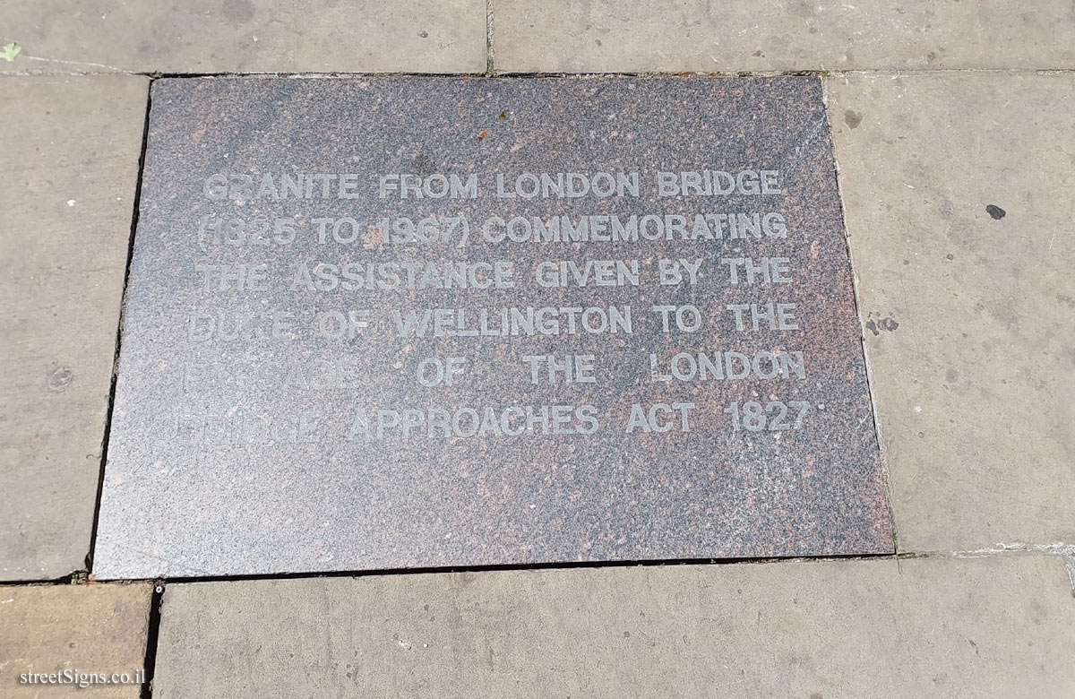 London - Monument commemorating the 1st Duke of Wellington riding a horse - Bank, Princes St, London EC3V 3LA, UK