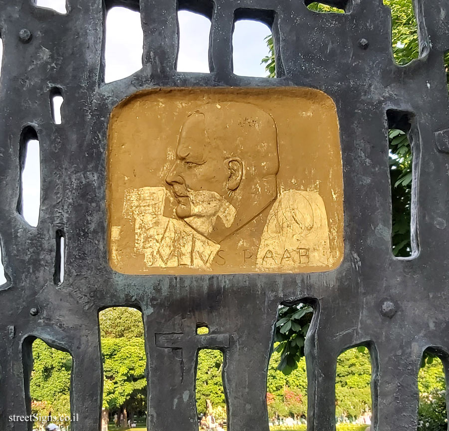 Vienna - Memorial plaque to Julius Raab - Volksgarten, 1010 Wien, Austria
