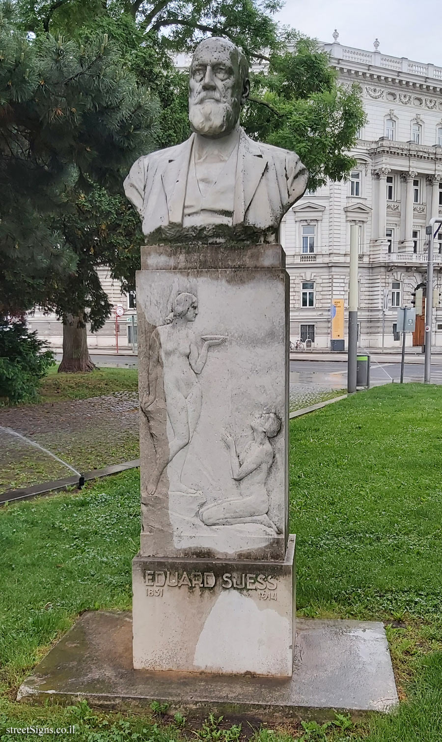 Vienna - Monument to Eduard Seuss - Schwarzenbergpl., 1040 Wien, Austria